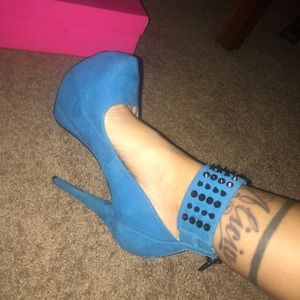 Wild paid turquoise high high heels